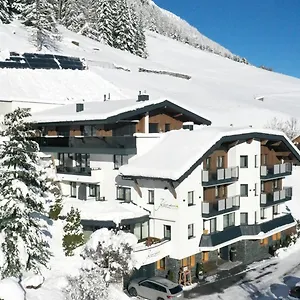 hotel-garni-kardona.ischgl-hotels.net/